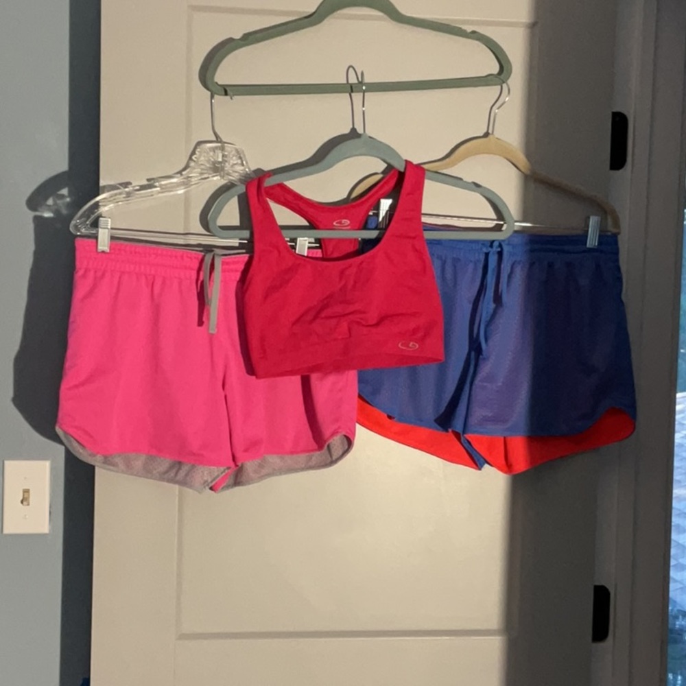 Multiple shorts and bar top